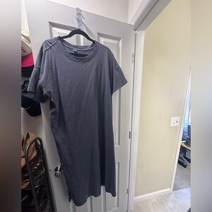Old Navy Charcoal Crew Neck tshirt midi dress